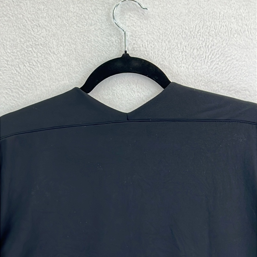 Chico’s Women’s Tee / Top Sz 2 (US 12) Black Nylon & Spandex V-neck Cap Sleeves - Picture 6 of 10